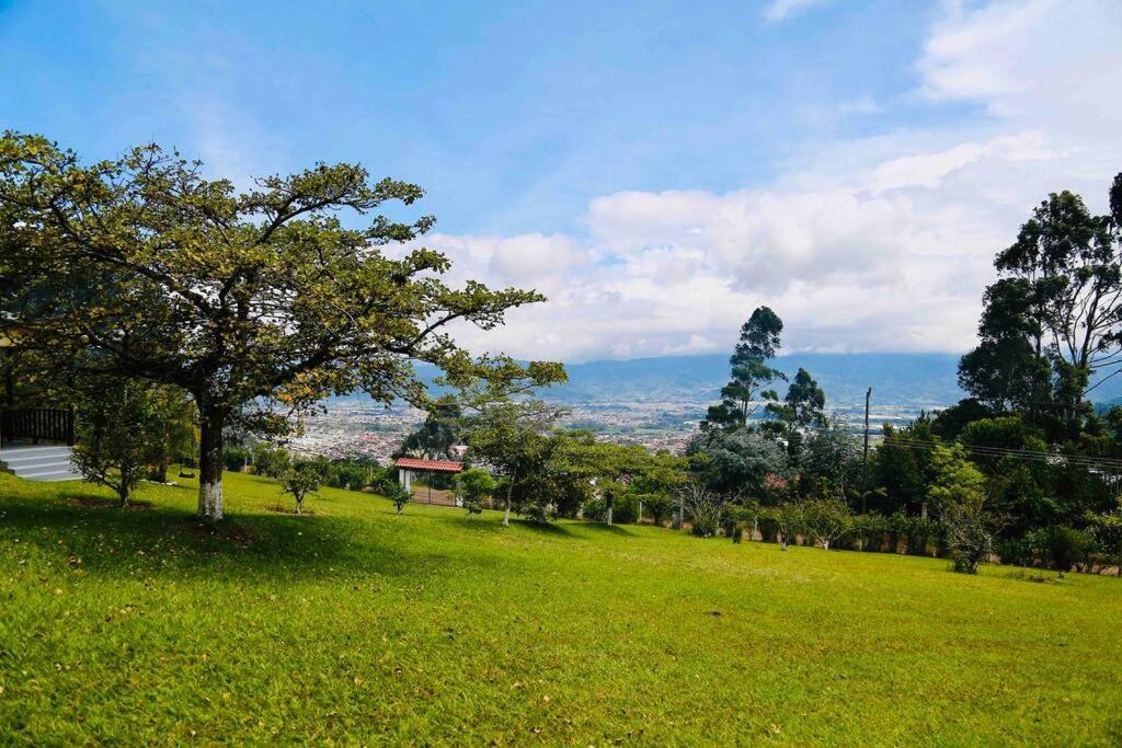 With An Incredible View To The Сasa de vacaciones Cartago