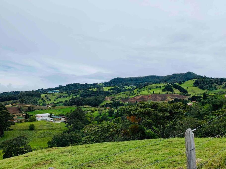 With An Incredible View To The Сasa de vacaciones Cartago